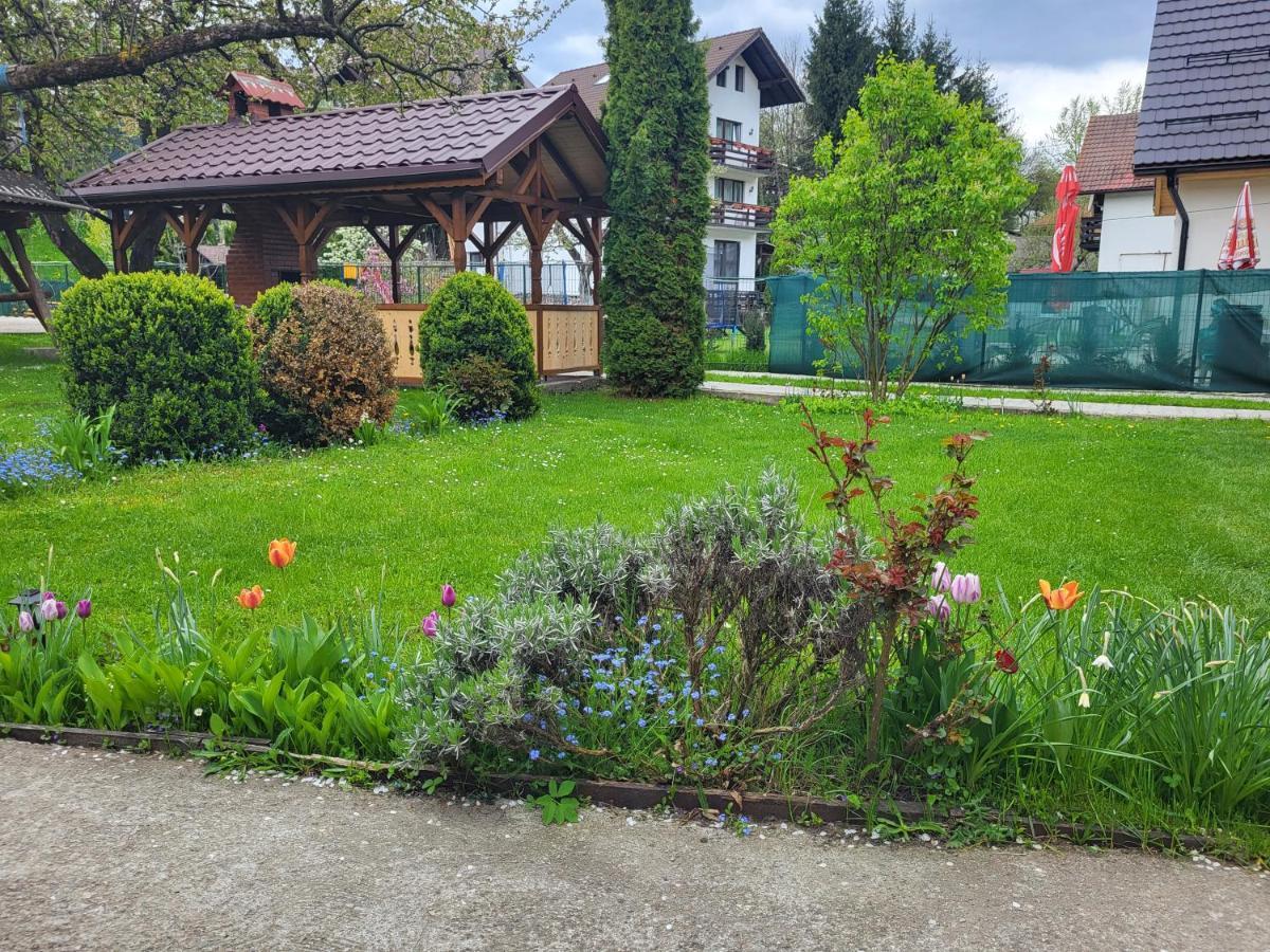 Hotel Casa Ernst Moieciu de Jos Zewnętrze zdjęcie