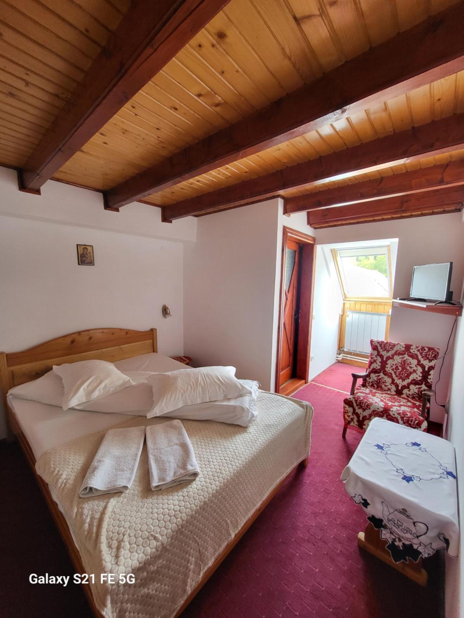 Hotel Casa Ernst Moieciu de Jos Zewnętrze zdjęcie