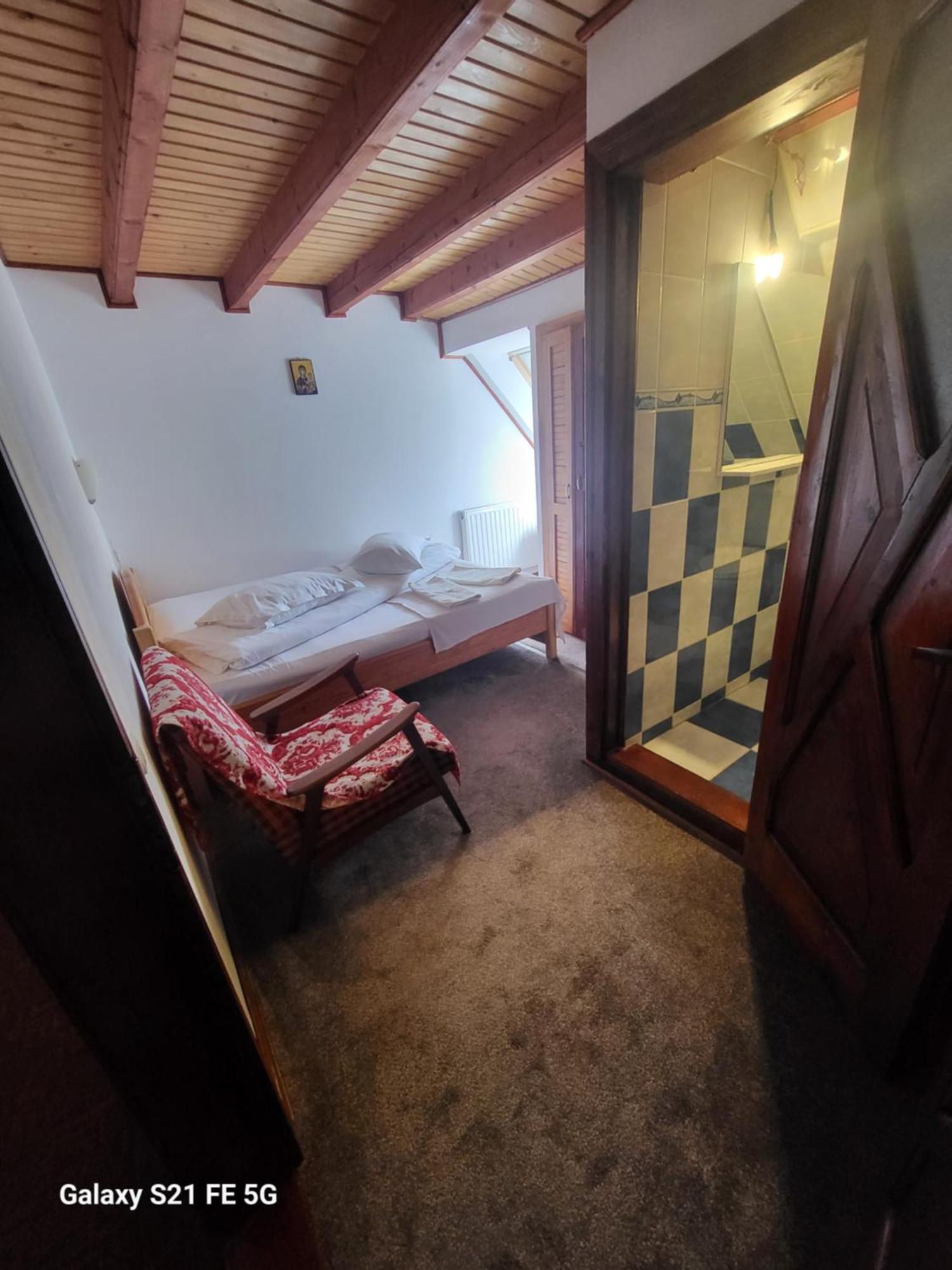 Hotel Casa Ernst Moieciu de Jos Pokój zdjęcie